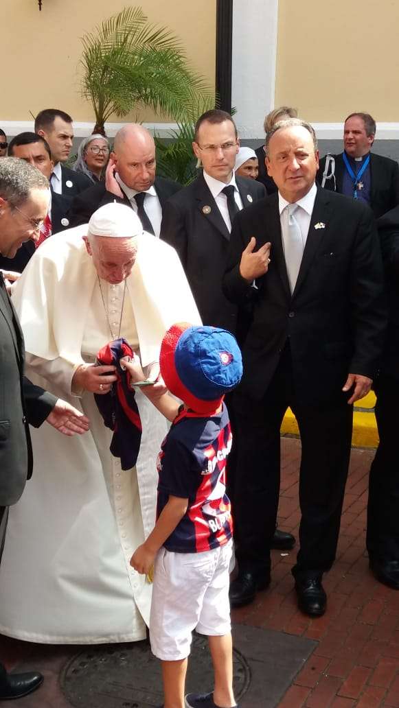 SebastianGarciaJuanes-PapaFrancisco_FotoFatima310119-1