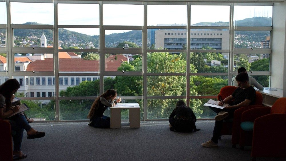 cq5dam.thumbnail.cropped.1000.563