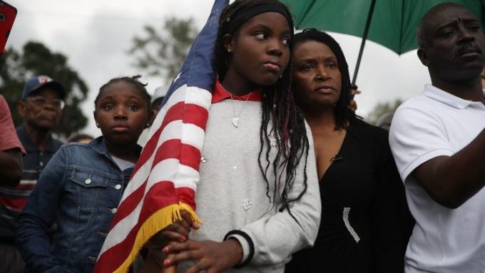 naufrágio de migrantes