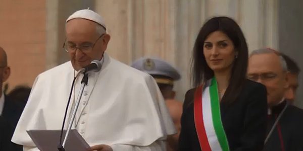 papa-e-prefeita-de-roma-saudacao-aos-cidadaos-reproducao-youtube-vatican-news