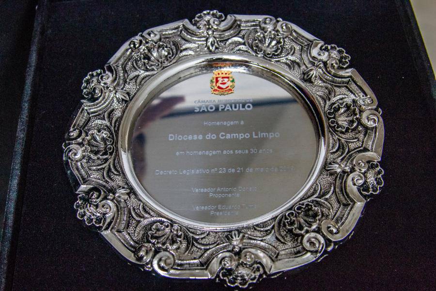 1eca156427374c8abf4738e42b464eef_XL