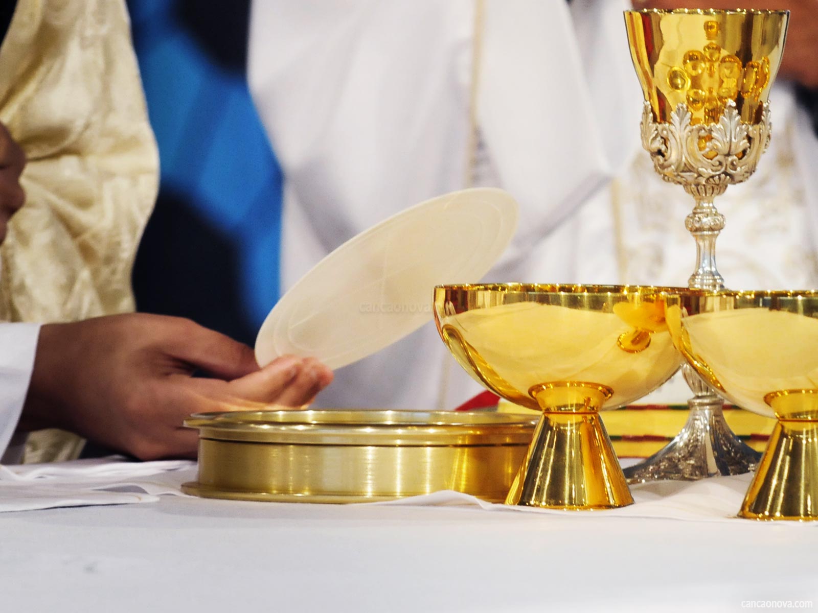 formacao_a-eucaristia-e-o-inicio-de-uma-vida-de-comunhao-com-deus