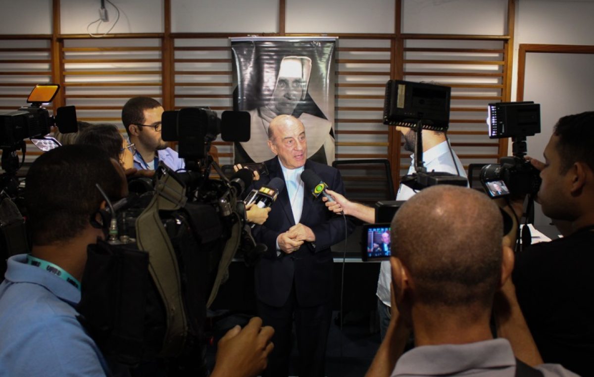 Irmã-Dulce-assinatura-convênio-OSID-e-Arena-Fotos-Sara-Gomes-4-1-1200x762_c