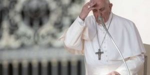 PapaFrancisco_AudienciaGeneral_SenYalDeLaCruz_180919_DanielIbanYezACI-300×188