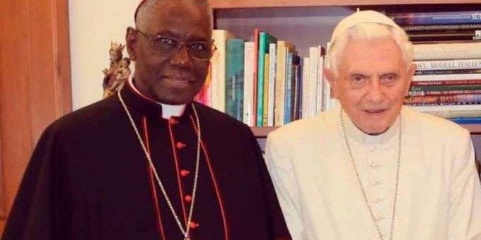 Cardenal-Sarah-Benedicto-XVI-PD-130120