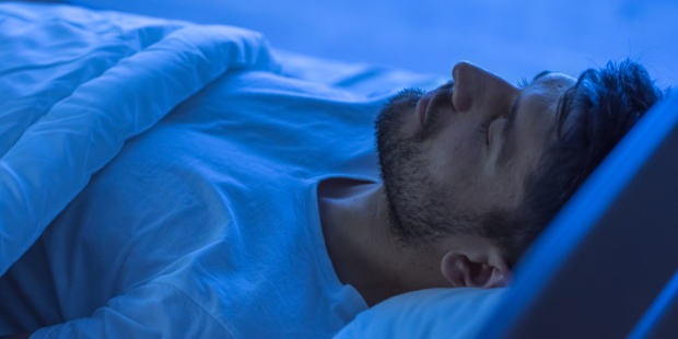 web-sleep-bed-night-shutterstock_670222207-por-realstock-ai