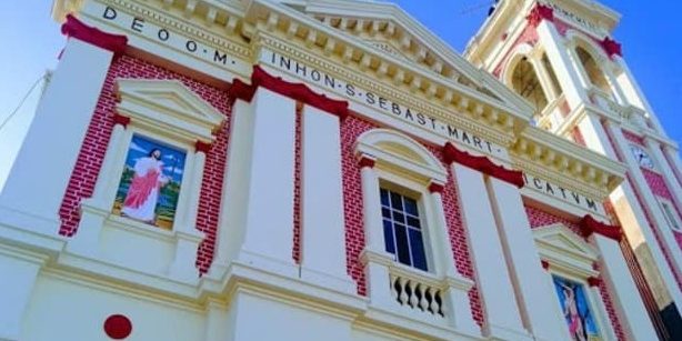 Fachada da igreja Matriz de São Sebastião, em Carutapera, no Maranhão