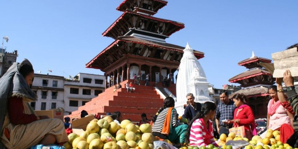 Feira livre no Nepal.