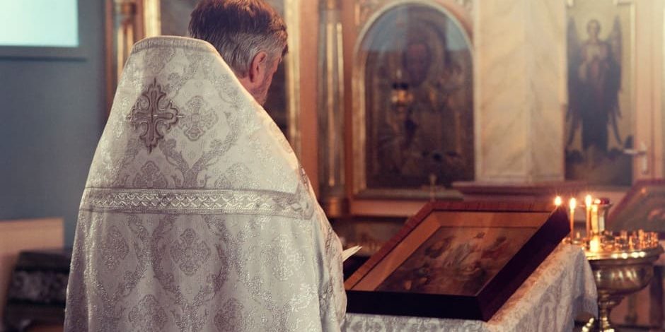 padre Padre visto de costas.
