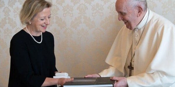 Papa Francisco despede-se da Embaixadora da Grã -Bretanha, Sally Jane Axworthy