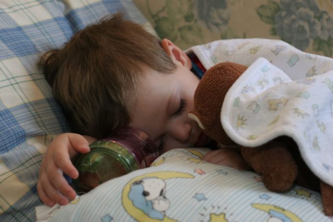Criança dormindo