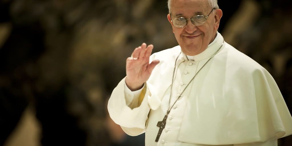 papa-francisco (1) Papa Francisco acenando