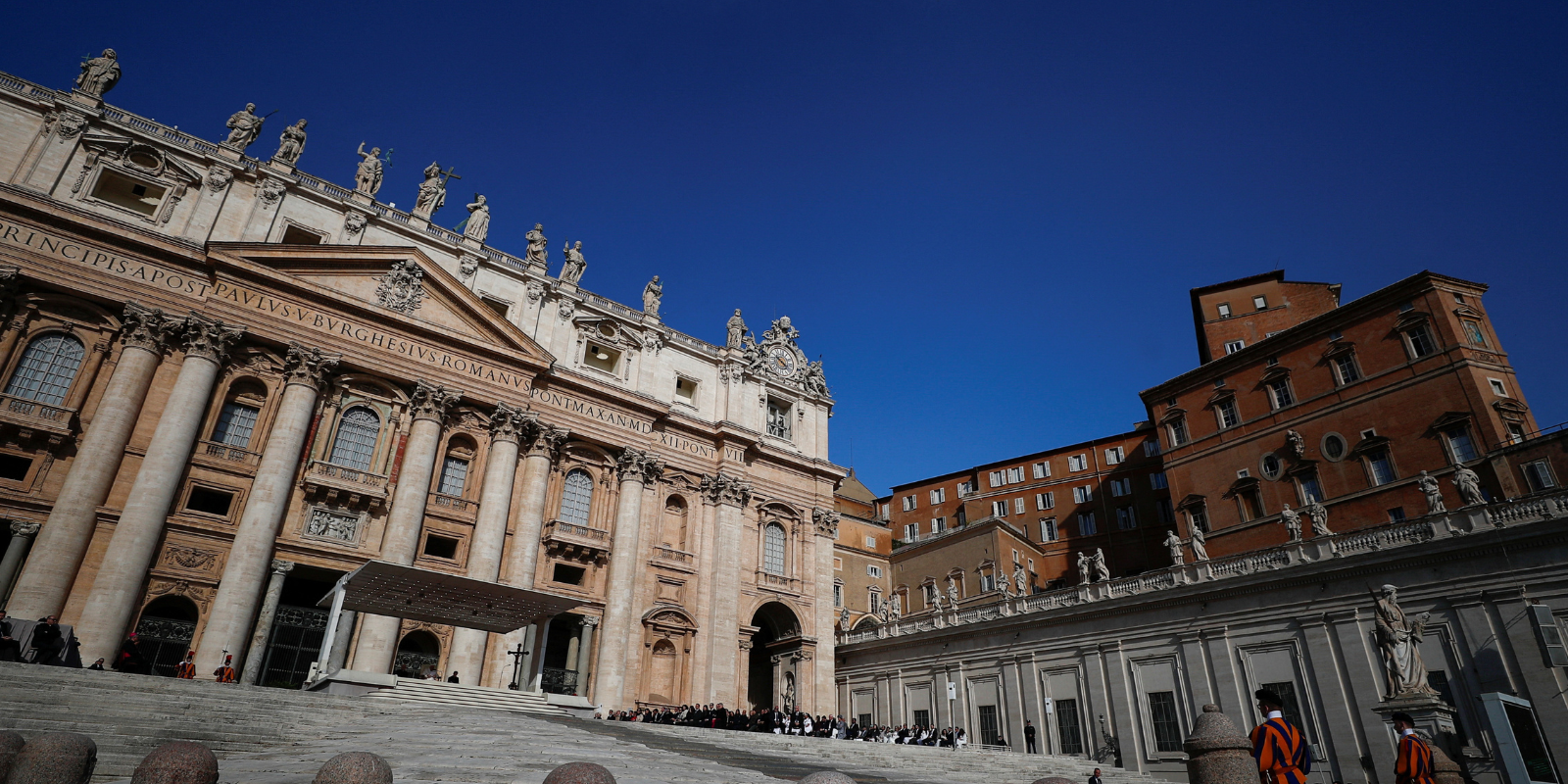 Vaticano-praca-saopedro_REUTERSGuglielmo-Mangiapane