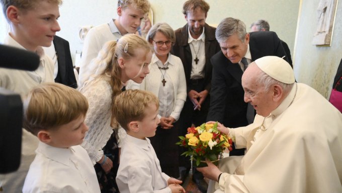 papa-comunidade-bem-aventurancas_ABACA-via-Reuters-1536×864