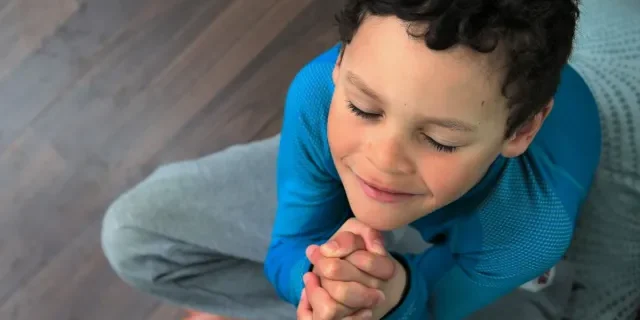 CHILD-BOY-PRAYING-1