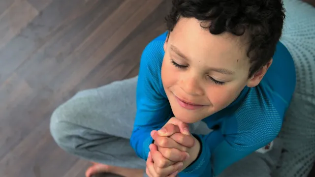 CHILD-BOY-PRAYING-1