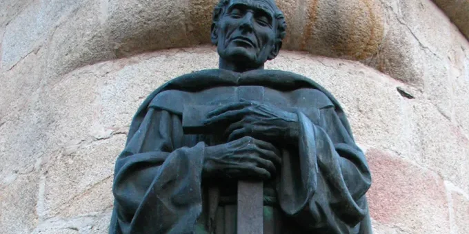 EstatuaSaoPedrodeAlcantara_Wikipedia