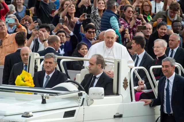 Pope-Audience-October-18-2023-Antoine-Mekary-ALETEIA-AM_0451