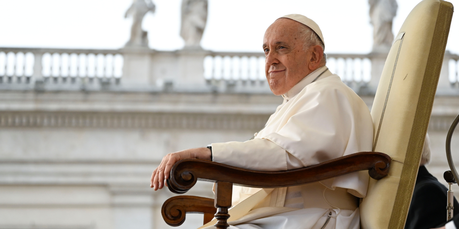 papa-francisco-audiencia-geral-catequese-sentado-sorrindo-18-outubro-10-2023-_-foto-Vatican-Media-IPA-Sipa-USA-via-Reuters-Connect-1536×864