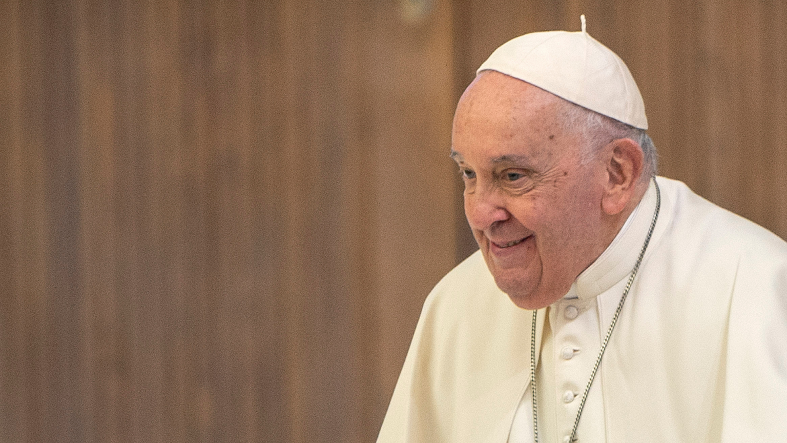 papa-francisco-neutra-2_Alessia-GiulianiIPASipa-USA-via-Reuters-1536×864