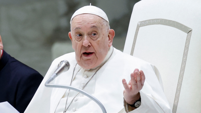 papa-francisco-falando-neutro-audiencia-geral-29-novembro_-foto-REUTERSRemo-Casilli-1536×864