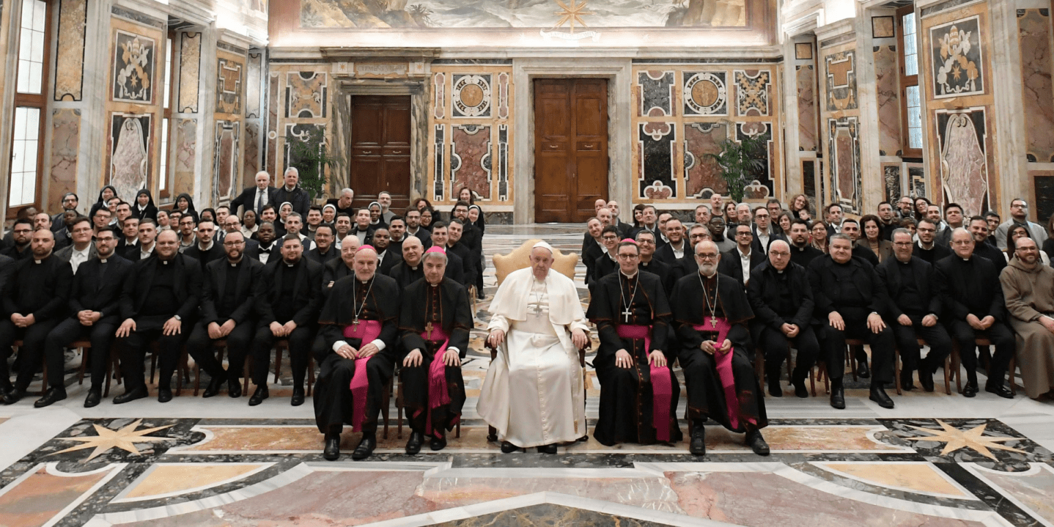 papa-francisco-audiencia-seminaristas-seminario-napoles-_-foto-Vatican-Media-IPA-Sipa-USA-via-Reuters-Connect-1536×864
