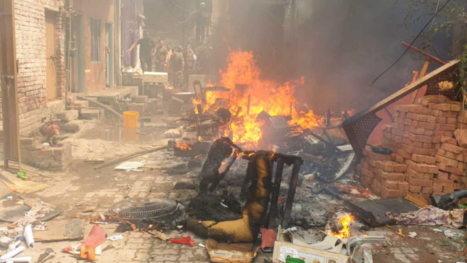 ataque-a-igrejas-paquistao-incendio-_-foto-reproducao-acn-brasil-1536×864