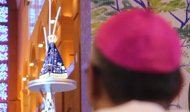 CNBB convida fieis a rezar por um bispo durante a Assembleia Geral em Aparecida