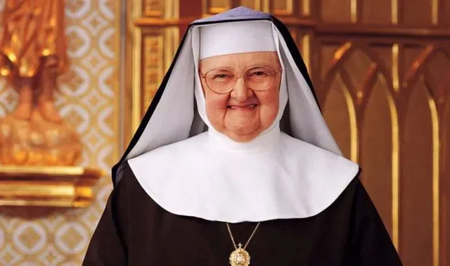 Dez frases de Madre Angélica sobre fé e o Amor de Jesus Cristo