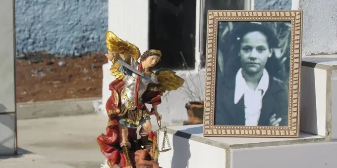 c7b579cd-11cb-45e0-bdf8-1eb761cccc40-69d51b43a2e33