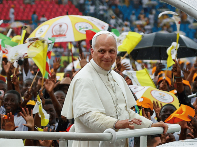 Papa encoraja famílias e jovens: testemunhar o amor de Jesus
