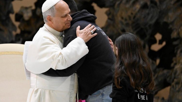 Papa e jovem