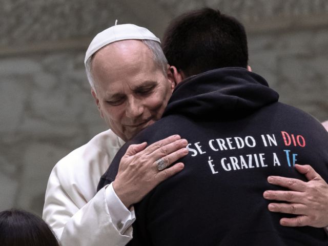 Jovens recordam eleição de Leão XIV e apontam virtudes do Papa