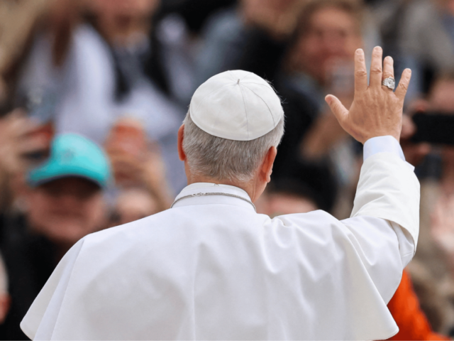 Papa: Igreja não anuncia a si própria, mas aponta para salvação em Jesus