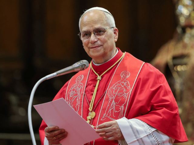 Nápoles: Papa frisa necessidade do cuidado interior de padres e religiosos