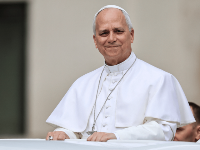 A lógica da pequenez é a verdadeira força da Igreja, frisa Papa
