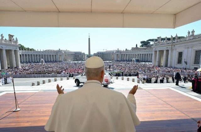 Papa: acolhida na Espanha revela necessidade de unidade sem ideologias