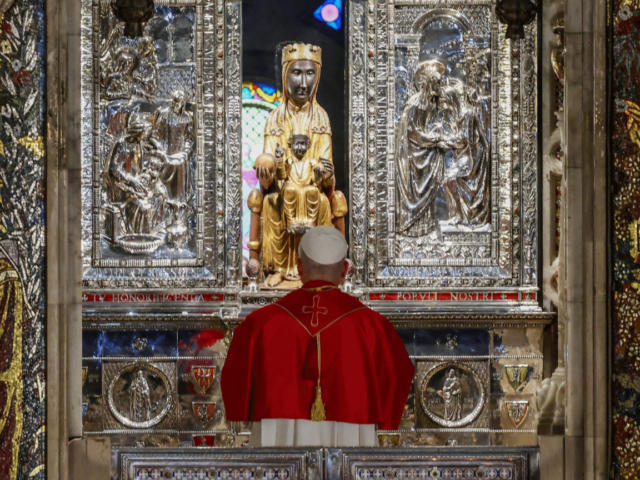“Maria nos ensina a permitir que Cristo nos transforme”, afirma Papa