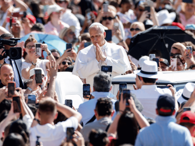 Olhar o próximo com o olhar de Deus, exorta Papa