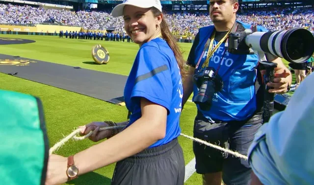 Missionária da Comunidade Shalom usa voluntariado na Copa do Mundo para anunciar Cristo