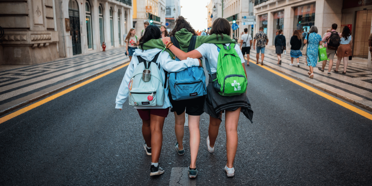 amigas-abracadas-_-foto-vytautas-markunas-via-pexels-1536×864