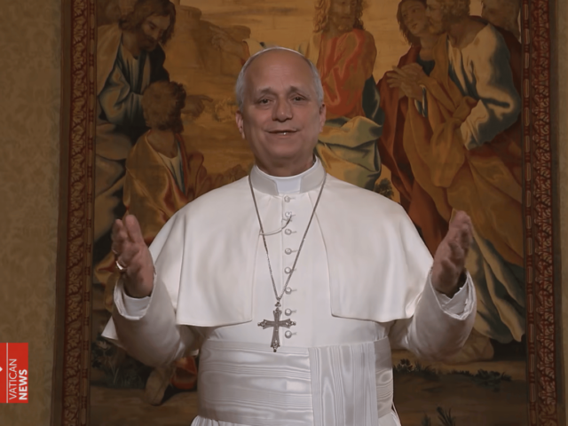 Papa aos jovens: “vocês devem ser a luz de Cristo em meio a escuridão”