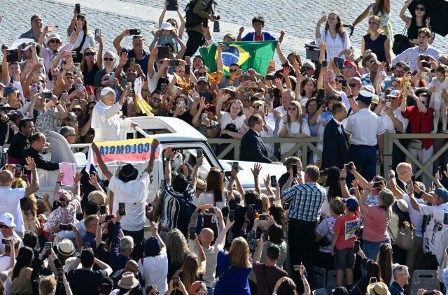 Papa a sacerdotes do Brasil: testemunhar publicamente o amor a Jesus, não escondê-lo
