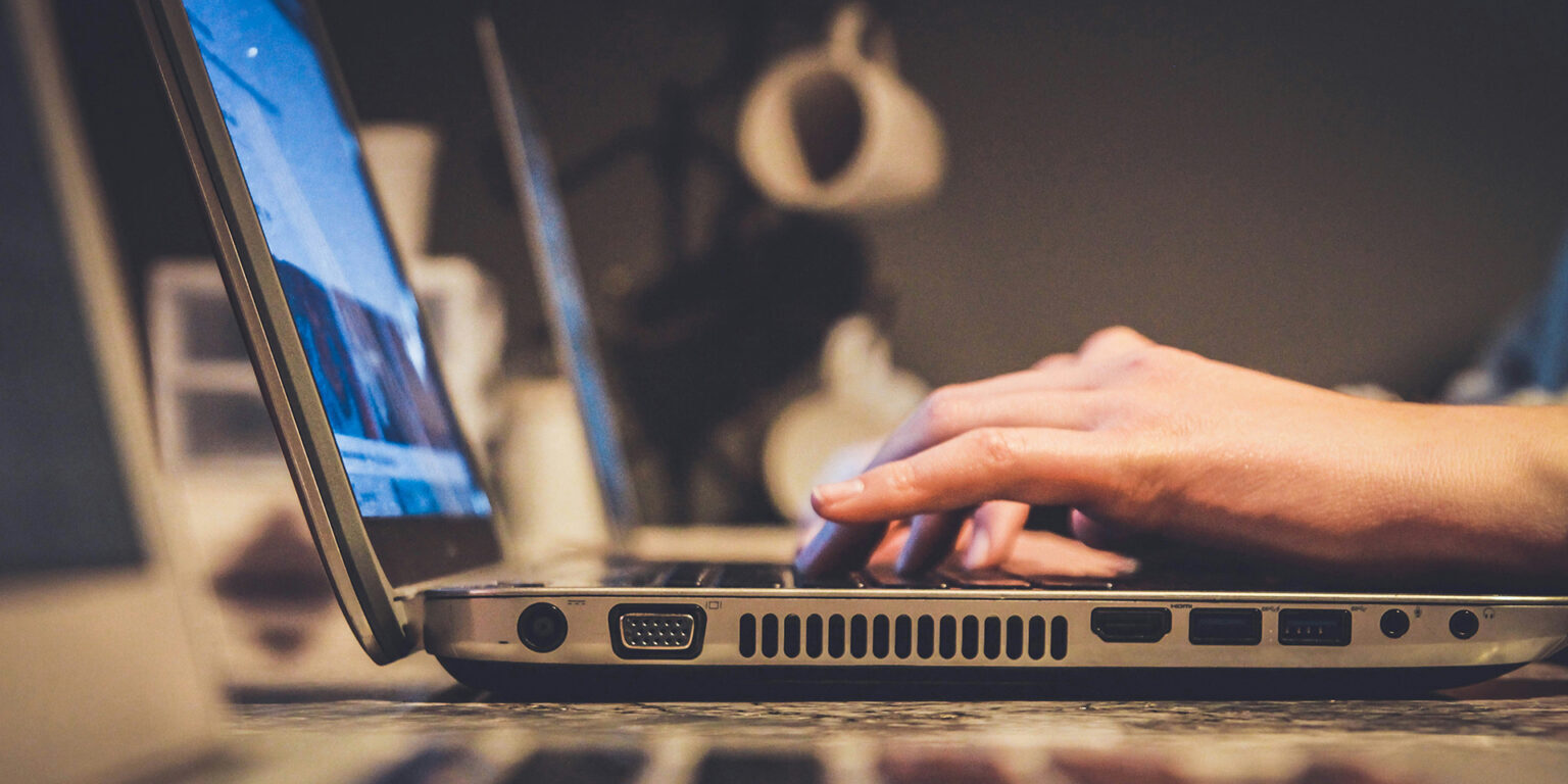 notebook_unsplash-1536×864