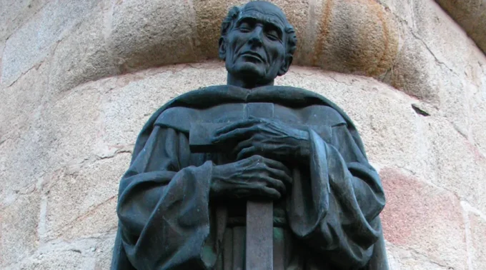 EstatuaSaoPedrodeAlcantara_Wikipedia