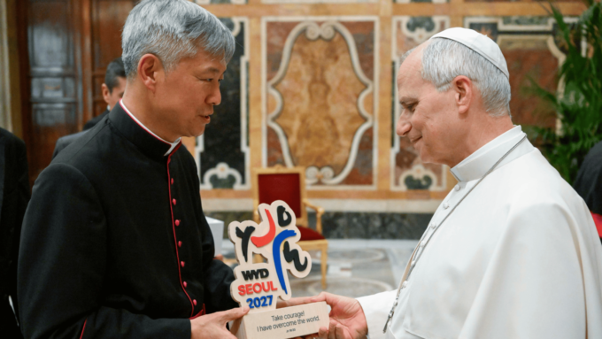 papa-religiosos-coreanos-jmj-2027_vatican-media-catholic-press-photoipasipa-usa-via-reuters-1536×864