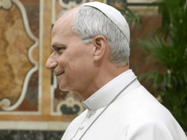 O Papa: numa sociedade como a nossa, a caridade é fundamental